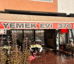 15 Yıllık Lezzet Sırrı: Naz Yemek Evleri’nde Yemekler Değil, ‘Aile’ Pişiyor!