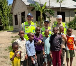 Kanatsız Melekler İyilik Grubu Kurucusu Dr. Dinçel’den Tanzanya’ya Hayat Veren Ziyaret