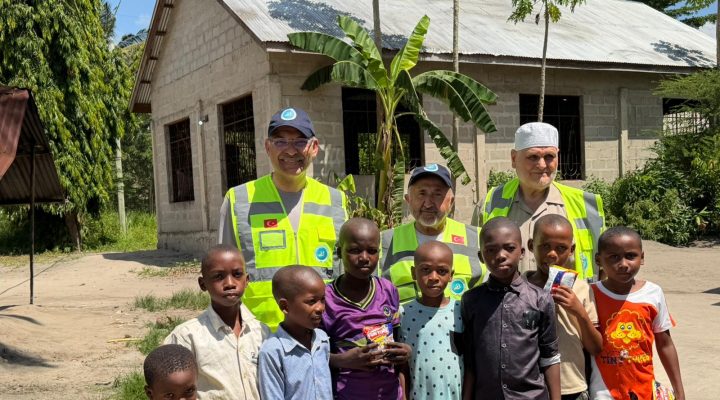 Kanatsız Melekler İyilik Grubu Kurucusu Dr. Dinçel’den Tanzanya’ya Hayat Veren Ziyaret