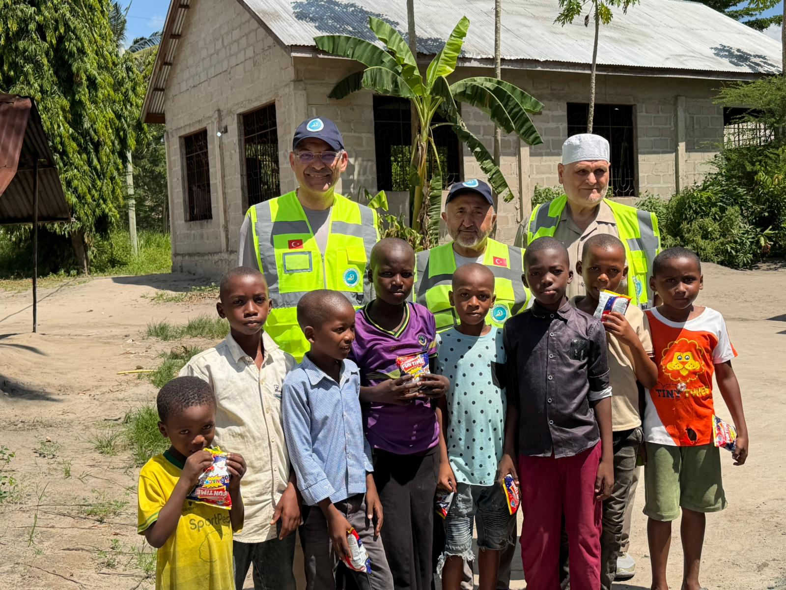 Kanatsız Melekler İyilik Grubu Kurucusu Dr. Dinçel’den Tanzanya’ya Hayat Veren Ziyaret
