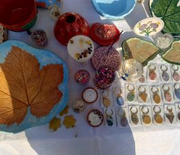 Bergama Belediyesi, Kadın Üreticilere Destek Olmak Amacıyla Cumhuriyet Meydanı’nda Düzenlediği Yeni yıl Kadın Üreticileri Pazarı