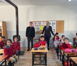 Ülkü Ocakları İzmir İl Başkanlığı’ndan Torbalı Yeşilköy İlkokulu’na Kapsamlı Eğitim Desteği