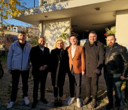 Vekil Değil, Gönül Elçisi: Şebnem Bursalı Bornova’da”*