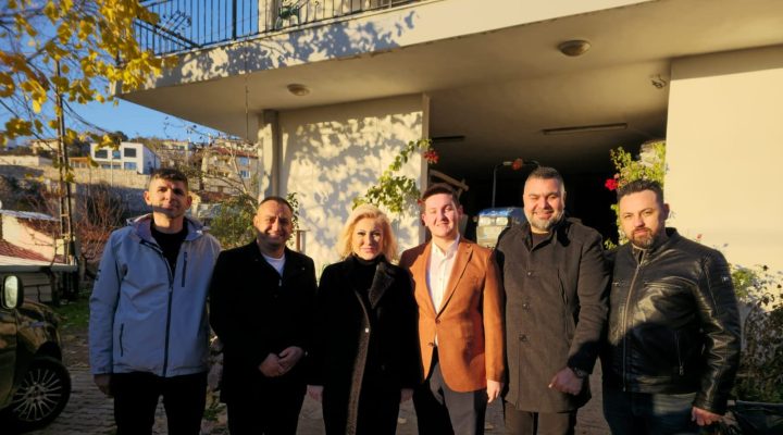 Vekil Değil, Gönül Elçisi: Şebnem Bursalı Bornova’da”*