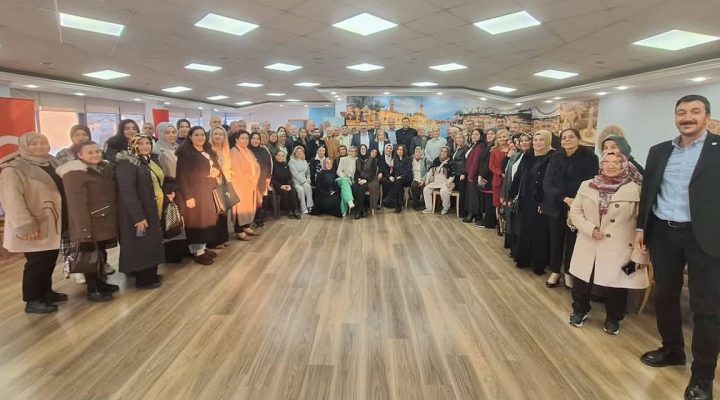 İzmir’de “Cumhur İttifakı İzmir 35” Rüzgarı: Dijitalden Meydanlara Uzanan Gönül Hareketi