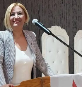 Zafer Partisi Buca İlçe Başkanı Selma Tosun’dan Buca Belediye Başkanı’na Sert Eleştiri: “Şehitler Varken Tatil Olmaz”