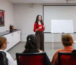 Buca Belediyesi’nden Diksiyon ve Sunuculuk Kursu