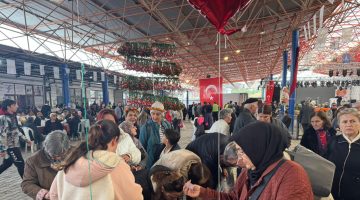 Ferit’in Mandalina Standı Dolup Taşıyor