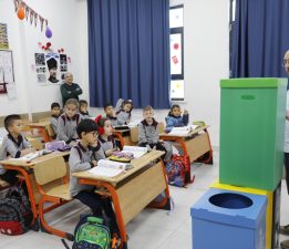 Seferihisar’da öğrencilere “Sıfır Atık” eğitimi