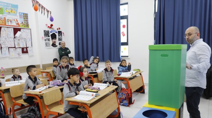 Seferihisar’da öğrencilere “Sıfır Atık” eğitimi