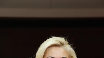 ŞEBNEM BURSALI: “İZMİR ENGELLENMİYOR, İHMALİN ÜZERİ ÖRTÜLÜYOR”