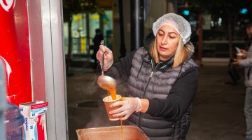 Karşıyaka’da 15 bin kişiye sıcak çorba ikramı