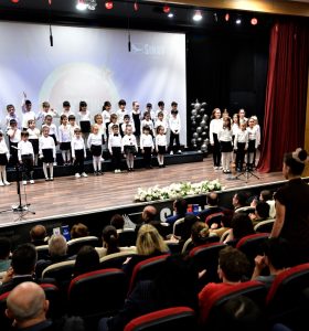 Bornova, eğitime desteğiyle fark yarattı