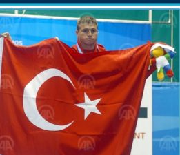 Ekrem Celil’den altın madalya