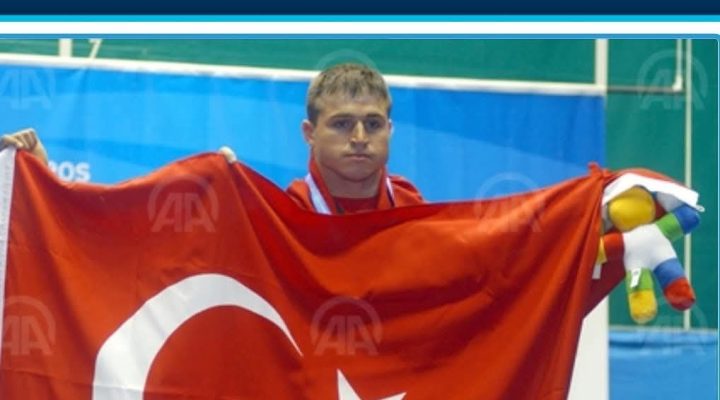 Ekrem Celil’den altın madalya