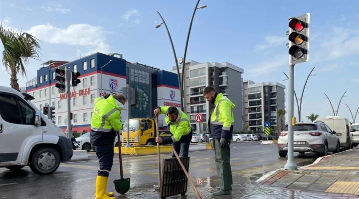 Çiğli Belediyesi Fırtına ve Sağanağa Karşı Seferber Oldu