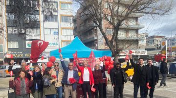 Şirinyer’de Türk Bayrakları Dalgalandı: “Kardeşliğimiz Kadimdir”