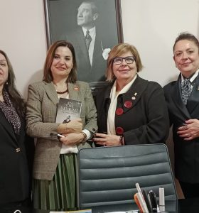 ATA PARTİ İZMİR İL BAŞKANLIĞI; KADER İZMİR ŞUBE BAŞKANI, BANU ÖNKOL İÇHEDEF’İ AĞIRLADI…