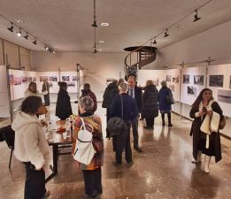 MİDİLLİ’DEN SONRA İKİNCİ SERGİ SAKIZ ADASI’NDA AÇILDI