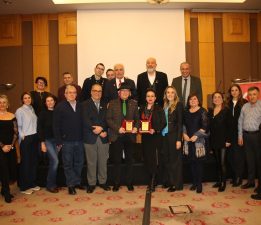 URLA ROTARY’DEN MESLEK’TE ÜSTÜN HİZMET VURGUSU