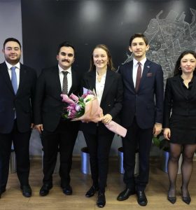 Anahtar Parti İzmir Gençliğinden Konak Belediye Başkanı Mutlu’ya ziyaret