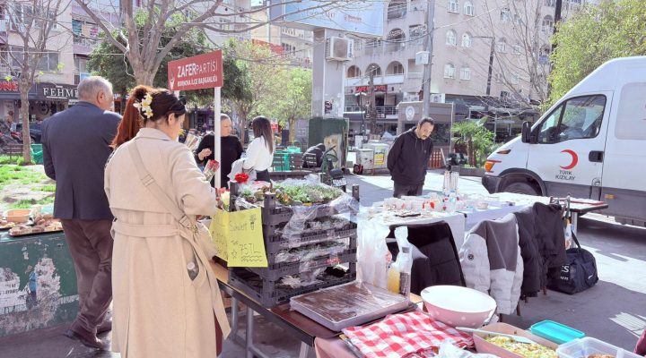 Zafer Partisi Bornova İlçe Başkanlığı’ndan “El Emeği” Kermesi