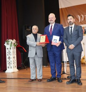 İzmir’de Bir Gönül Köprüsü: Âşık Mehmet Divanoğlu ve Kadim Geleneğin Genç Sesi