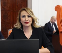 KARA: YIKILAN SADECE ŞEHİRLERİMİZ DEĞİL, ‘TÜRKİYE YÜZYILI’ REKLAMIDIR