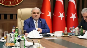 Özal İAÜ’de konuştu: Küresel denge uyarısı