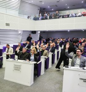 BUCA MECLİSİ’NDE ÇİFTE VEFA