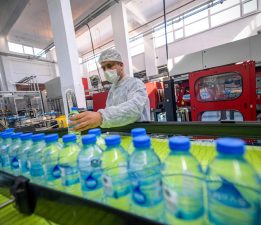 İzmir’in suyu Şaşal yeni yüzüyle raflarda