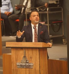 Belediyenin Resmi Aracı Eğlence Hizmetinde mi?