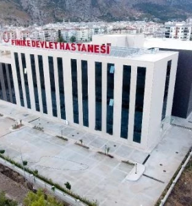 Finike Devlet Hastanesi’nde “Deniz Manzaralı Rezidans” Çatlağı: Poliklinik mi, Özel Yaşam Alanı mı?