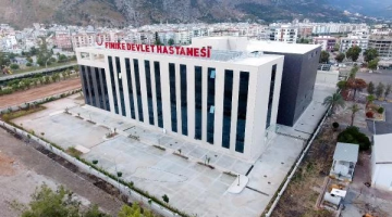 Finike Devlet Hastanesi’nde “Deniz Manzaralı Rezidans” Çatlağı: Poliklinik mi, Özel Yaşam Alanı mı?