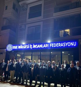 Ege İş Dünyası İftar Sofrasında Bir Araya Geldi: Birlik ve Beraberlik Mesajı