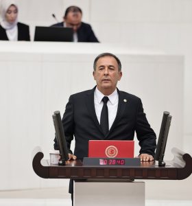 CHP’Lİ ERDEM: “ EMEKLİYE BAYRAMI ZEHİR  ETTİLER”