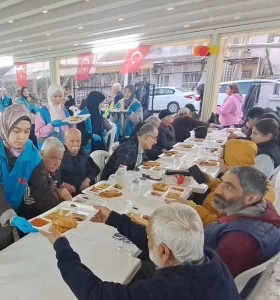 Bornova’da “İftar Melekleri”