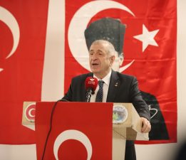 “VATAN SAVUNMASI BAZEN SÜNGÜYLE, BAZEN DE ATTIĞINIZ OY İLE YAPILIR”