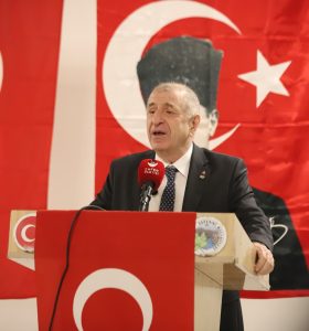 “VATAN SAVUNMASI BAZEN SÜNGÜYLE, BAZEN DE ATTIĞINIZ OY İLE YAPILIR”