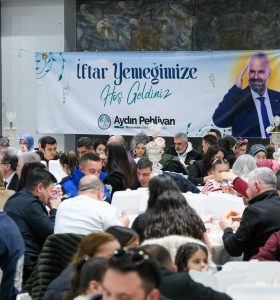Başkan Pehlivan, Menemenlilerle gönül sofralarında buluştu