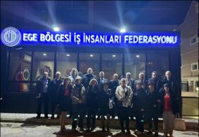 Ege’nin İş Dünyası ve Kamu Temsilcileri İftar Sofrasında Buluştu: Birlik Mesajı Verildi