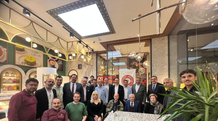 İzmir Gaziantepliler Derneği İftar Sofrasında Buluştu
