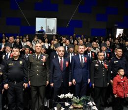 Buca’da 18 Mart Gururu: Şehitlerimiz Törenle Anıldı