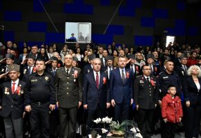 Buca’da 18 Mart Gururu: Şehitlerimiz Törenle Anıldı