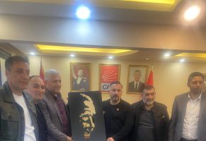 Serhat Karslılar Federasyonu’ndan CHP İlçe Başkanlığı’na Anlamlı Ziyaret