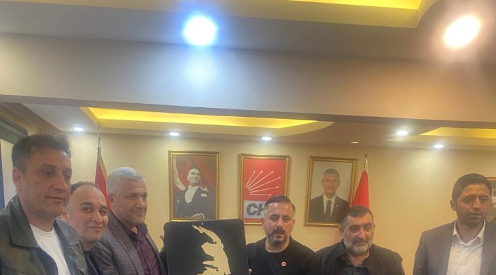 Serhat Karslılar Federasyonu’ndan CHP İlçe Başkanlığı’na Anlamlı Ziyaret