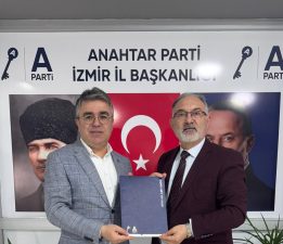 Anahtar Parti İzmir’de Vites Yükseltti: Kadroya Deneyimli İsim, Seferihisar’da Yeni Dönem