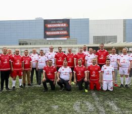 İzmir’de Meşale Gençlik İçin Yandı: 150 Lise “GençLig” Sahasında Buluştu!