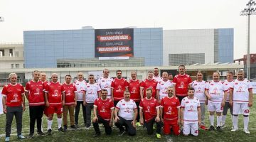 İzmir’de Meşale Gençlik İçin Yandı: 150 Lise “GençLig” Sahasında Buluştu!