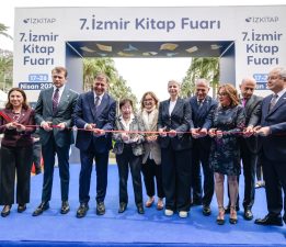 İzmir baharı kitapla karşılıyor